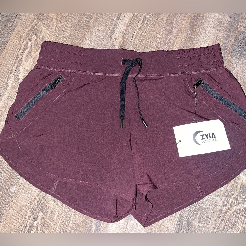 Zyia Plum fierce zipper pocket shorts, size medium